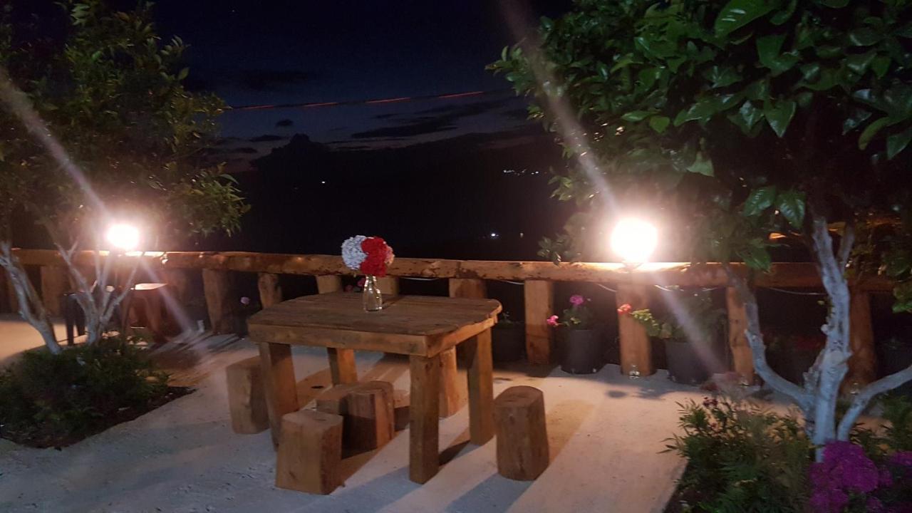 Ferienwohnung Emiljano Seaview Ksamil Exterior foto